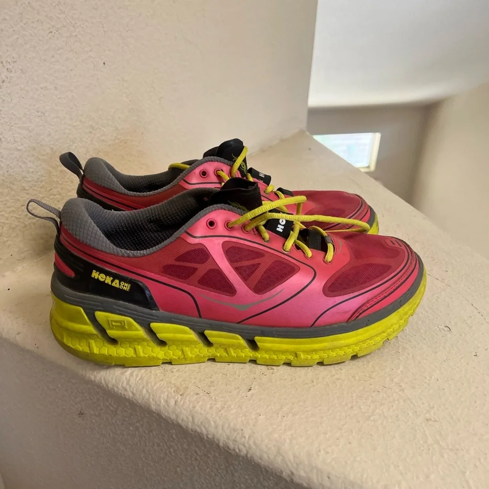 Hoka One‎ One Red Yellow Black Womens Running Shoe Size 10.5 - Picture 3 of 12